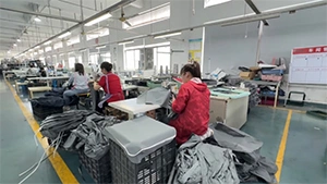  Zipperless Luggage with Wide Handle