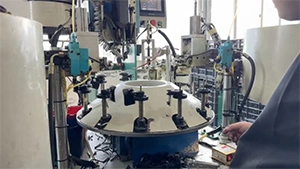  Zipperless Luggage with Wide Handle